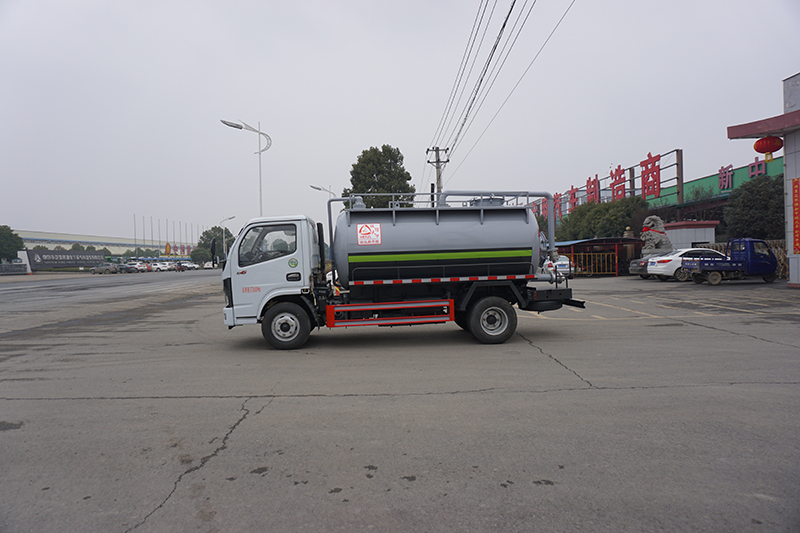 中洁牌XZL5070GXW6型东风五方吸污车
