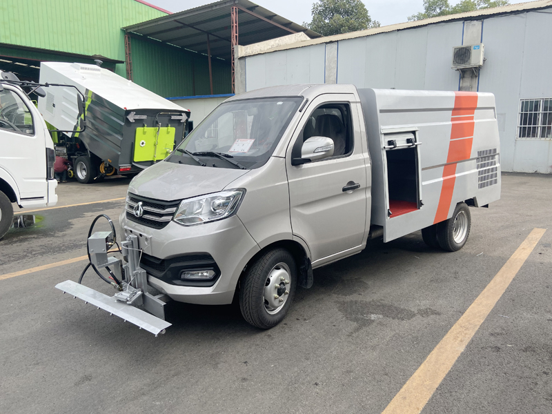 中洁牌XZL5032TYH6型路面养护车