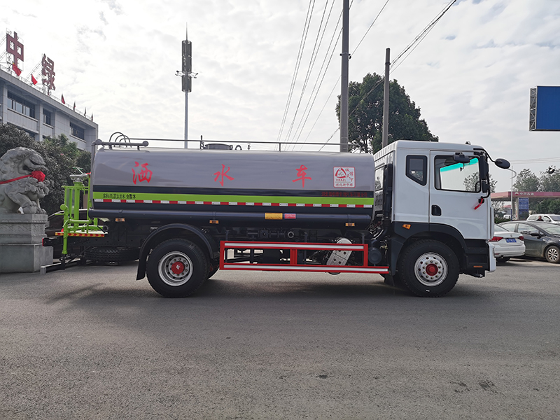 中洁牌XZL5180GSS6型洒水车