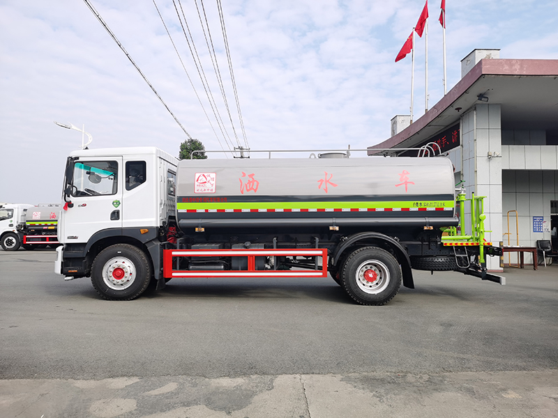 中洁牌XZL5180GSS6型洒水车