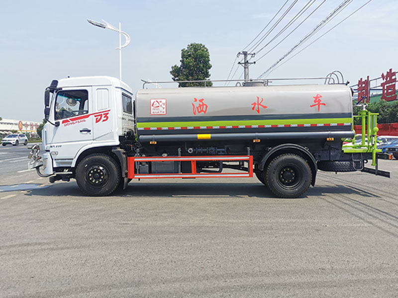 中洁牌XZL5183GSS6型洒水车