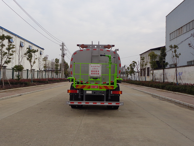 XZL5188GPS6型绿化喷洒车