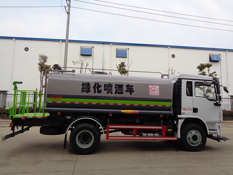 XZL5188GPS6型绿化喷洒车