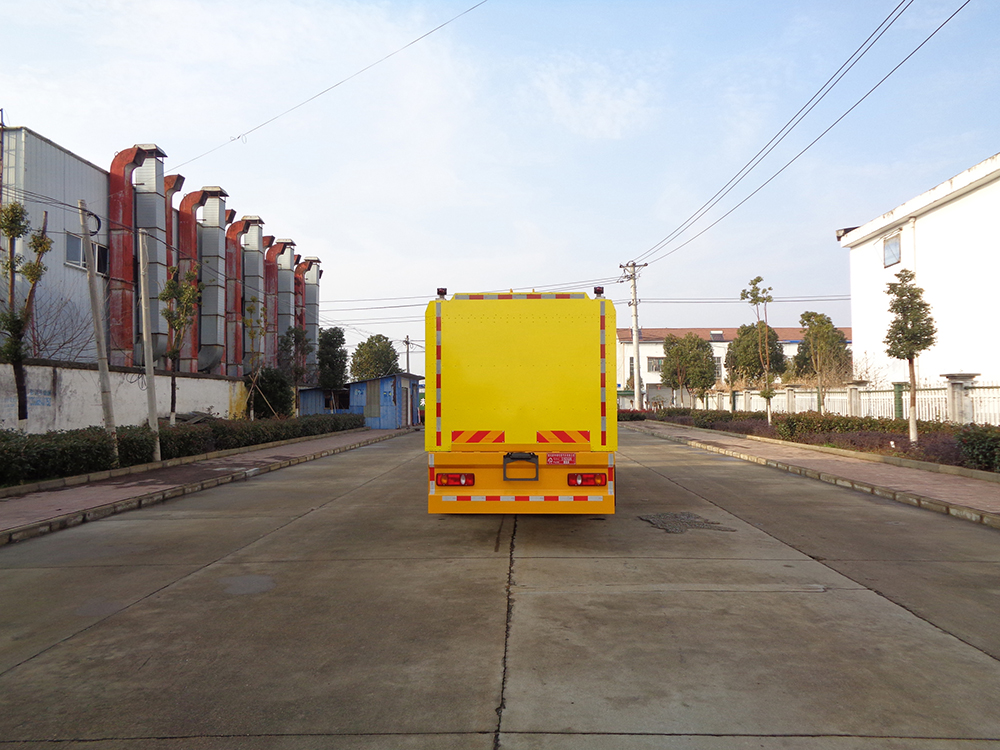 XZL5182GQX6型清洗车