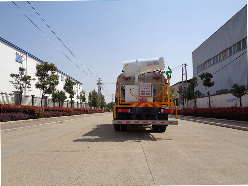 XZL5182GPS6型绿化喷洒车