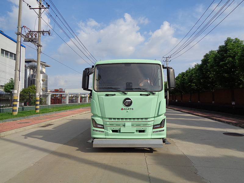 XZL5181GQXBEV型纯电动清洗车