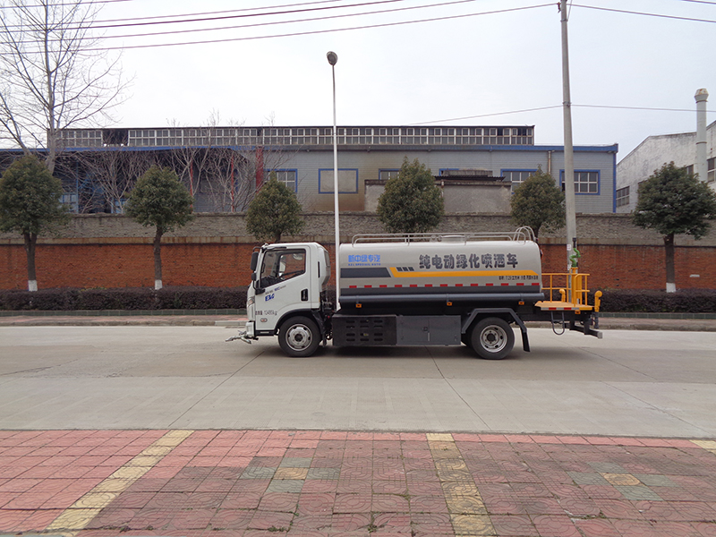 XZL5125GPSBEV型纯电动绿化喷洒车