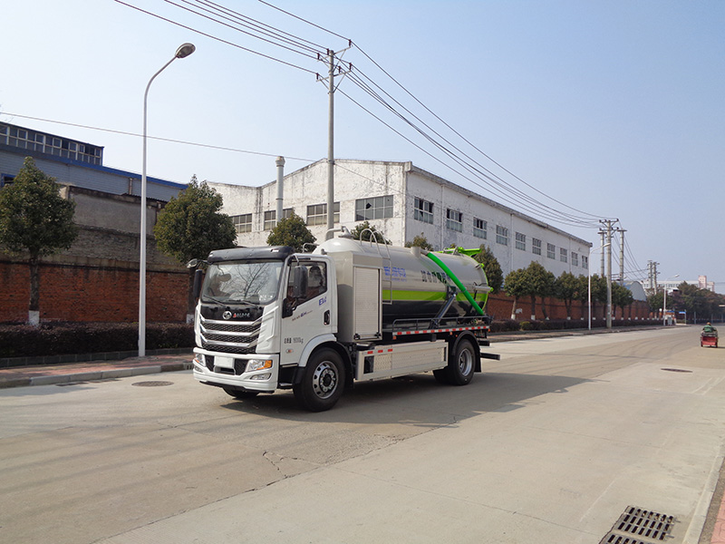 XZL5180GXWBEV型纯电动吸污车