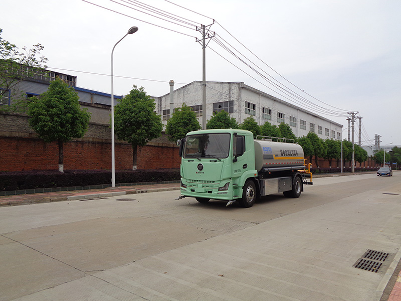 XZL5183GPSBEV型纯电动绿化喷洒车