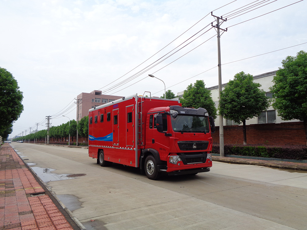 XZL5180XCC6型餐车
