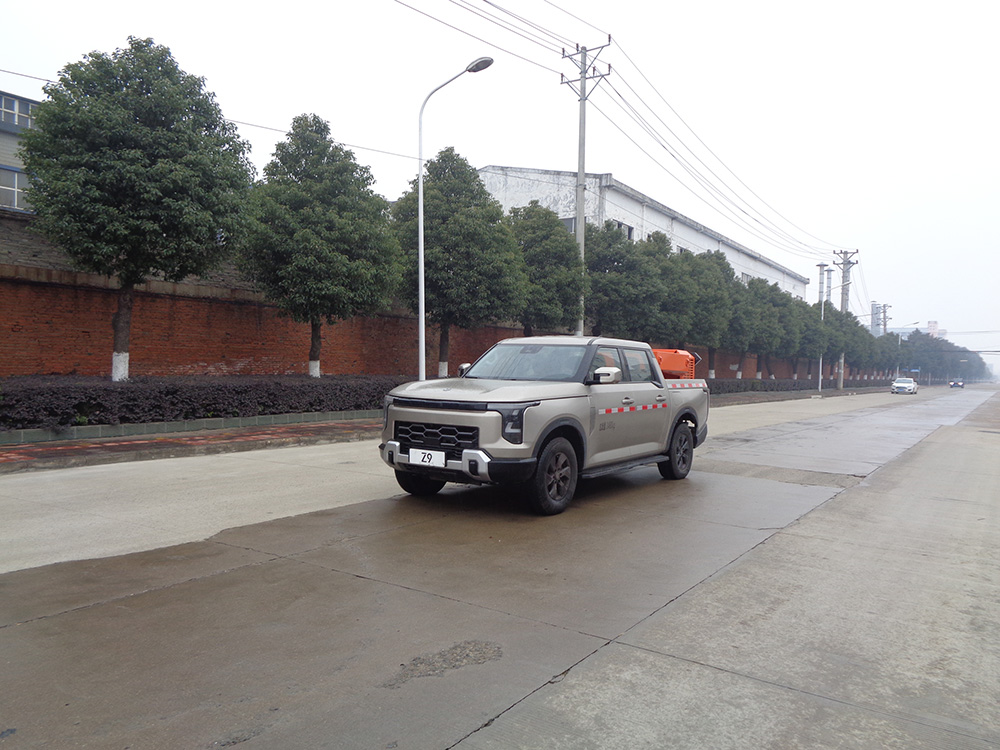 XZL5031TCXZNHEV型插电式混合动力除雪车