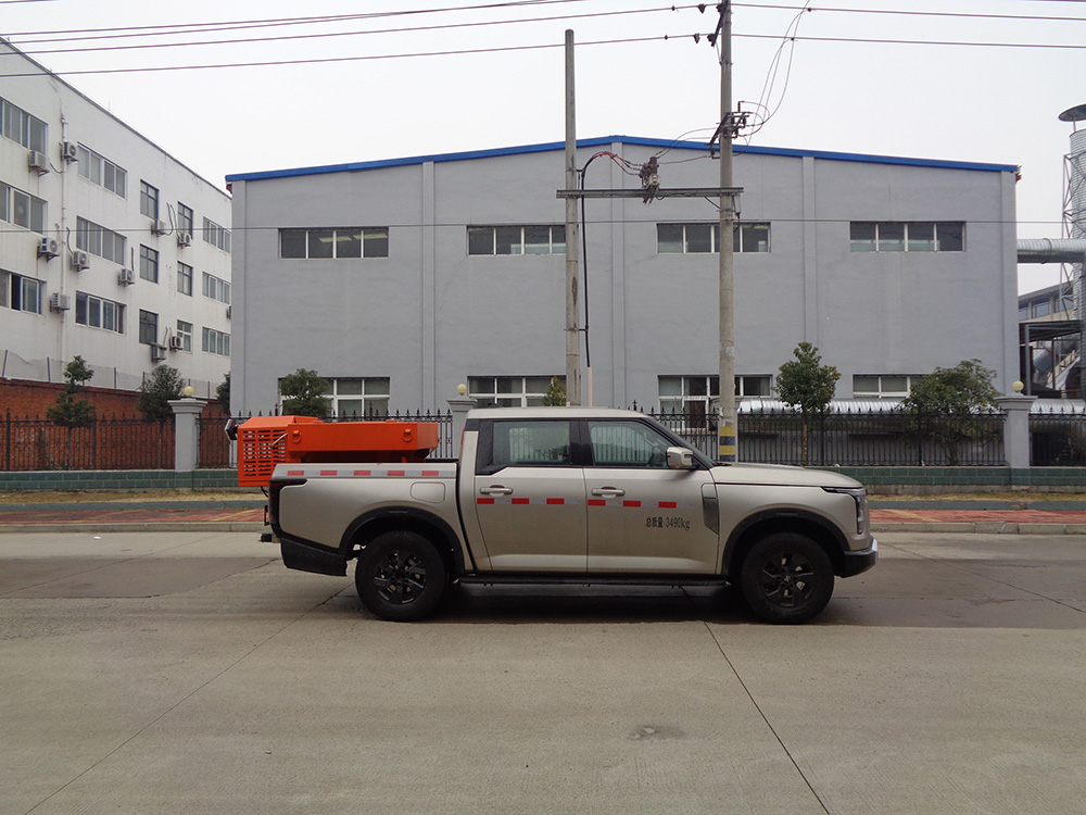 XZL5031TCXZNHEV型插电式混合动力除雪车
