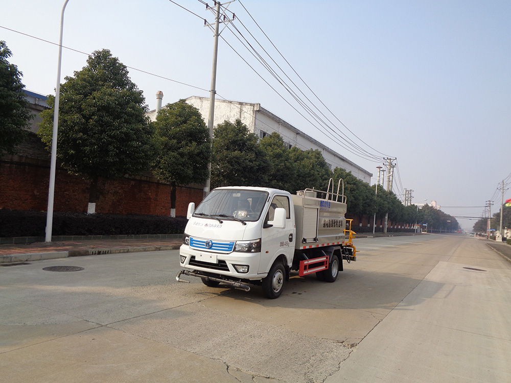 XZL5042GPSBEV型纯电动绿化喷洒车