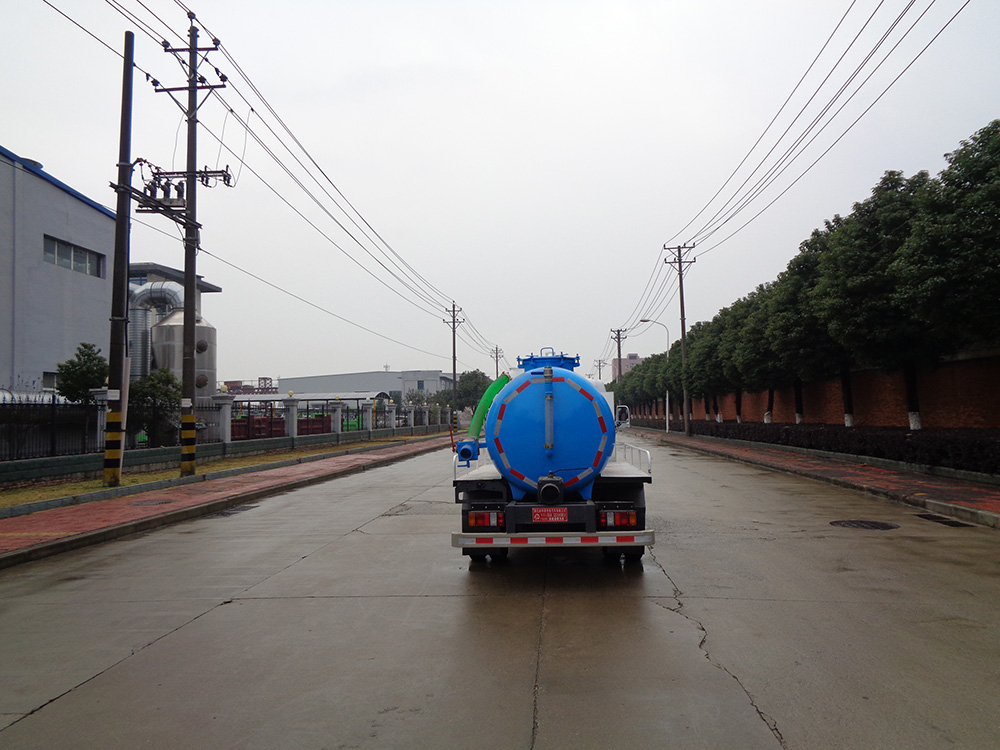 XZL5042GXWBEV型纯电动吸污车