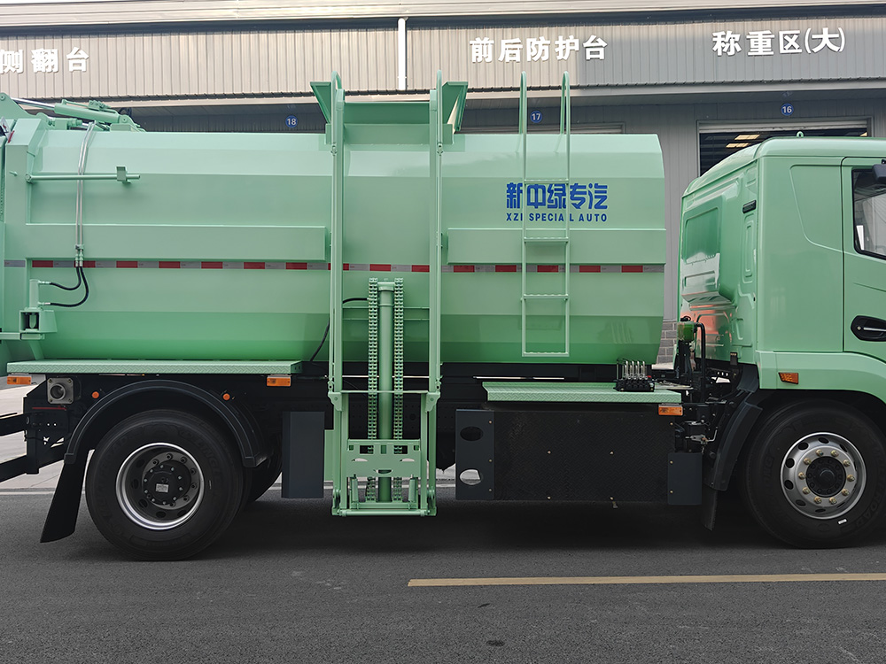 XZL5183TCABEV型纯电动餐厨垃圾车