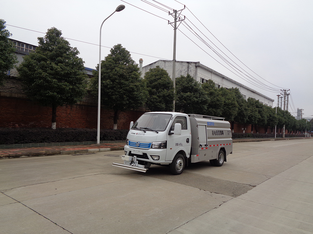 XZL5042GQXBEV型纯电动清洗车